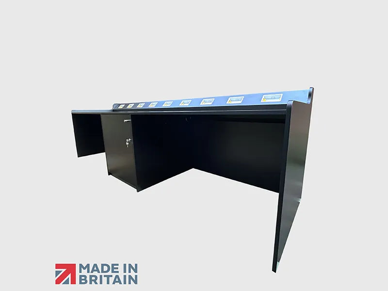 AV Desk 07