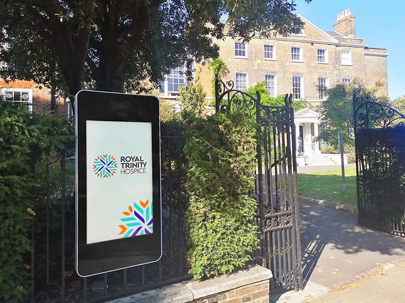 Outdoor Digital Advertising Displays (22"-65")